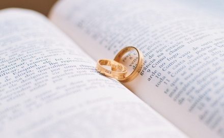 Comment bien choisir sa bague de mariage