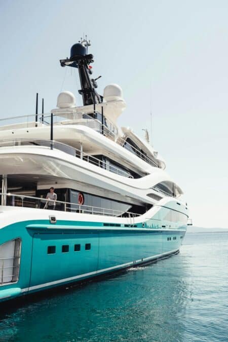 Prix yacht de luxe - superyacht en navigation