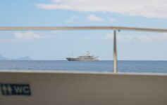 Quel est le prix d'un yacht de luxe - superyacht en mer