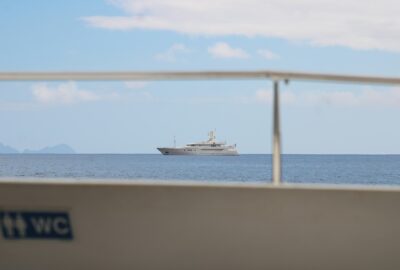 Quel est le prix d'un yacht de luxe - superyacht en mer